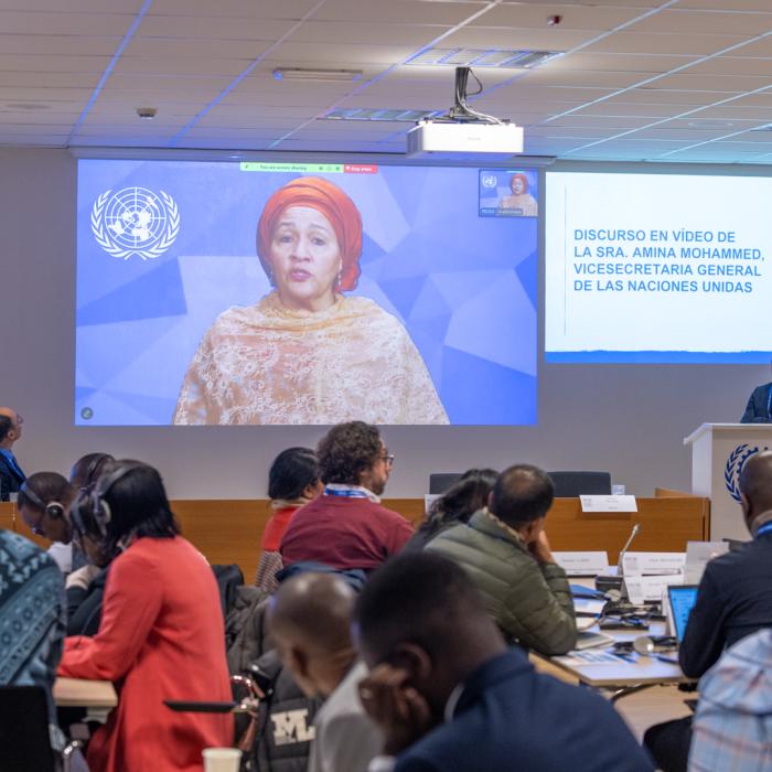 Video message and participants in a room