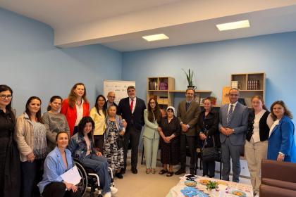 Group of women and men