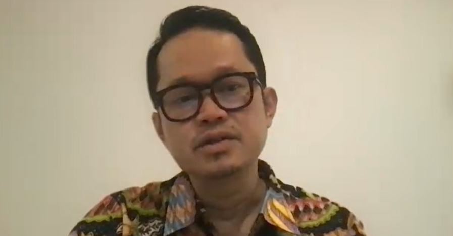 Man sitting in the office